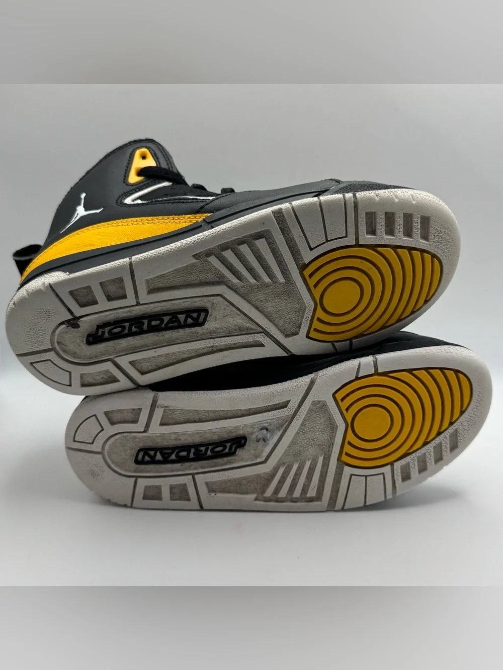 Nike Air Jordan Flight Youth Sneakers Size 13C Black Yellow White 2012 Preowned - Picture 8 of 9
